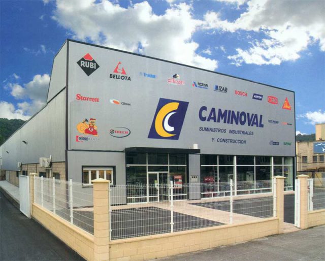 Nave y oficinas de Caminoval en el Polígono de Riaño, Langreo